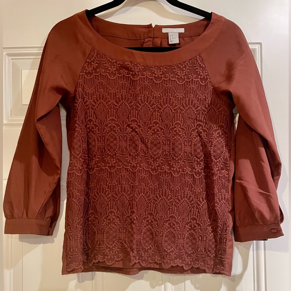 H&M Tops - H & M top with lace front sz 2
